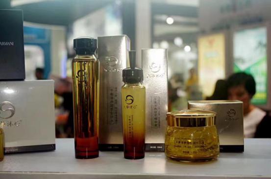 凡草沐心讓我與青春,不止遇見